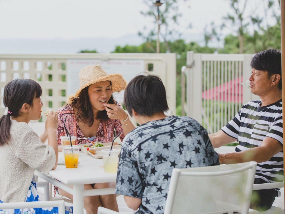 Hideout Okinawa Uruma Buitenkant foto